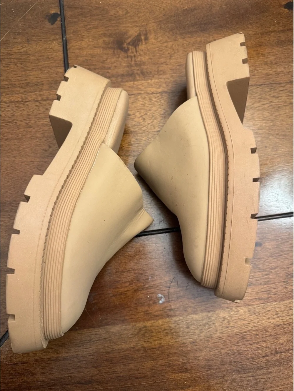 Y2K American Eagle Nude Lug Sole Platform Mules / Clogs Chunky Slide Sandals
